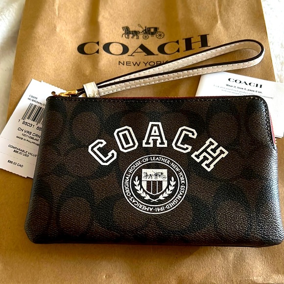 **NWT** Coach Wristlet - Picture 2 of 5